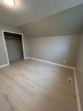 2-Bedroom Top-Floor - Newly Updated! - Photo 3