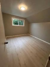 2-Bedroom Top-Floor - Newly Updated! - Photo 5
