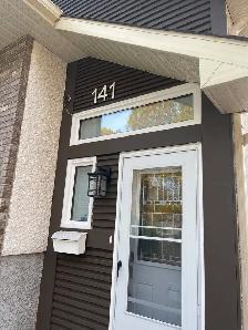The Bold and Beautiful Custom House Number - Photo 8