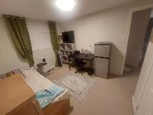 Cozy Furnished Bedroom in Aurora - Photo 3