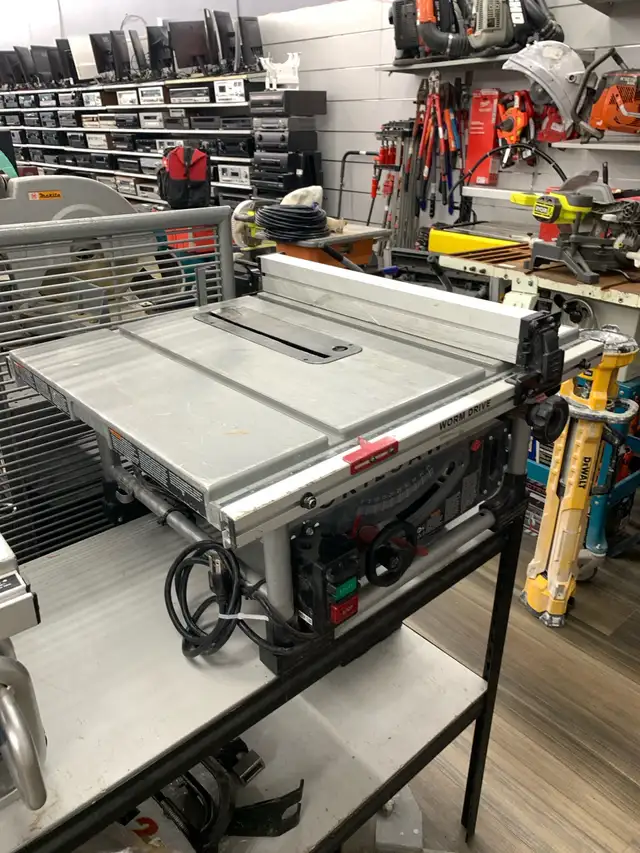 Skilsaw SPT99 Table Saw