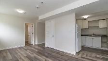 All Inclusive Bright Basement Apartment - Photo 3