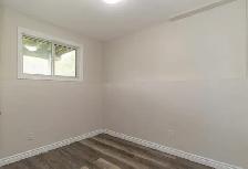 All Inclusive Bright Basement Apartment - Photo 8