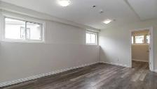 All Inclusive Bright Basement Apartment - Photo 10