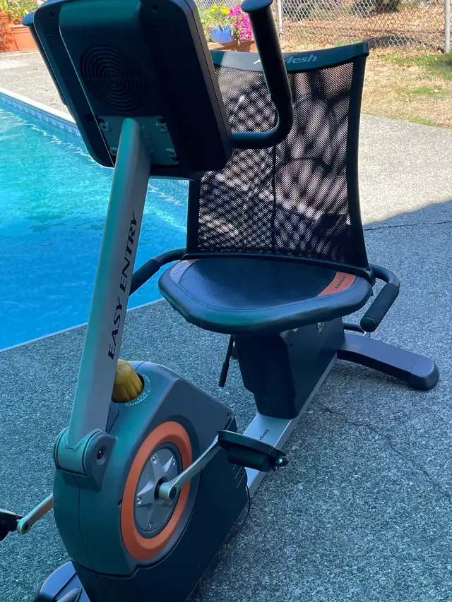 Recumbent bike
