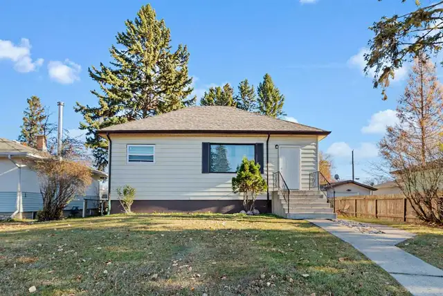 Room for rent in Red Deer , $700,Upper floor Room, Renovated