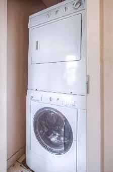 ONE ROOM IN ALL FEMALE UNIT CLOSE TO LAURIER - Photo 9