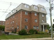 ONE ROOM IN ALL FEMALE UNIT CLOSE TO LAURIER - Photo 10
