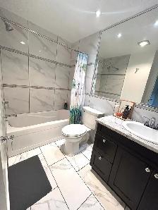 BEAUTIFUL 2 BEDROOM 1 BATH - HEAT & LAUNDRY INCLUDED