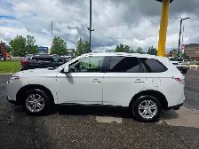 2015 Mitsubishi Outlander ES-ONLY 13,778 KM-Hitch- Heated Seats- - Photo 5