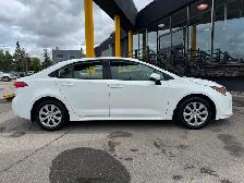 2021 Toyota Corolla LE-No Accidents, Low KM- Fuel Efficient - Photo 2