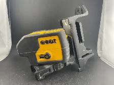 Dewalt DW083CG 3 Point Laser Level - Green