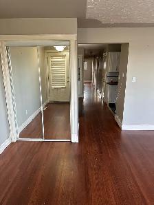 3 BEDROOM MAIN ACROSS WESTBROOK MALL - Photo 4