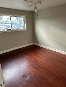 3 BEDROOM MAIN ACROSS WESTBROOK MALL - Photo 10