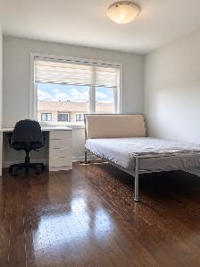 FURNISHED ROOM FOR RENT NEAR AMAZON/BARRHAVEN – $799 ALL INCLUSI - Photo 6