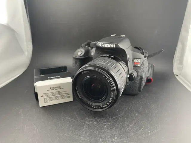 Canon EOS Rebel T5i 18mp DSLR w/18-55mm