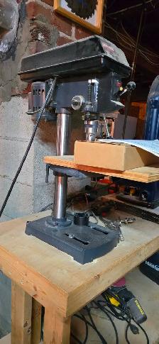 Craftsman 9-inch Drill Press - Photo 2