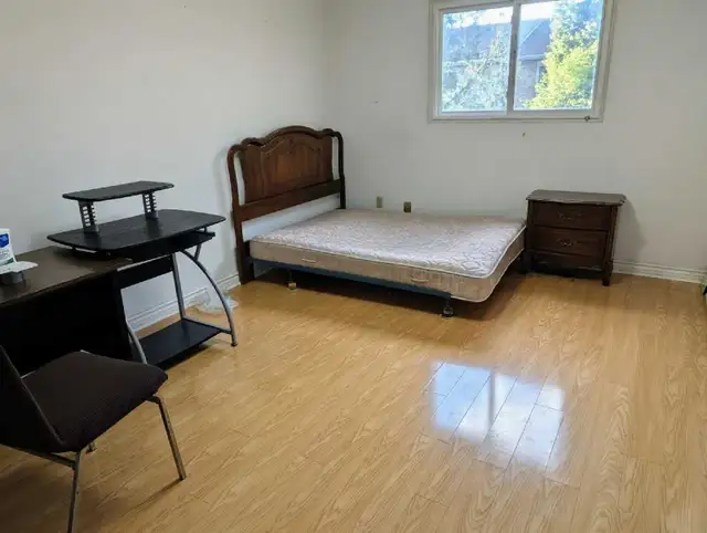 A bedroom for rent @Warden/Finch