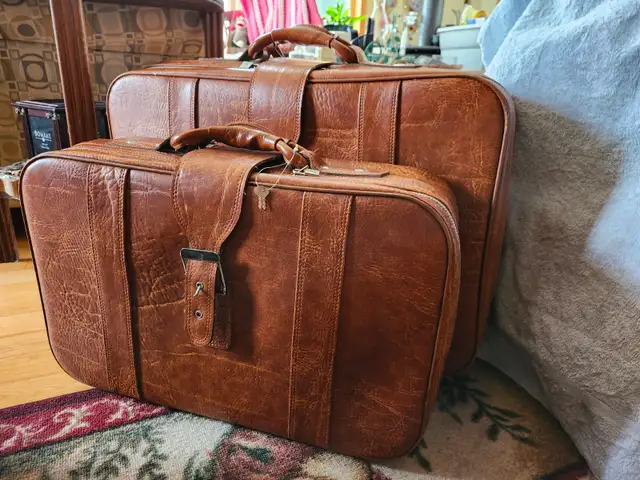 Brown Leather Nesting Suitcase Set