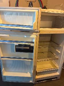 Refrigerator - Photo 2
