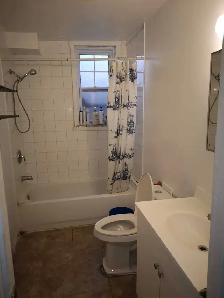 Furnished room for rent in NDG - Photo 7