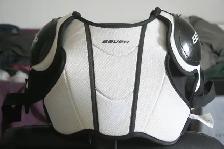 HOCKEY shoulder pads/face cage/neckguard/replacement blades - Photo 2