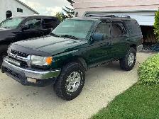 Good used 4 Runner. Daily commuter ! - Photo 2