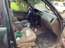 Good used 4 Runner. Daily commuter ! - Photo 8