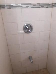 Sharing room for rent with one other person in main floor - Photo 5