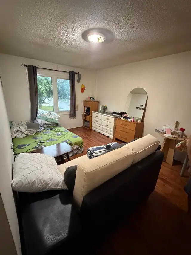 master bedroom for rent