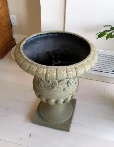 23' Classic Pedestal Large Planter - Photo 3
