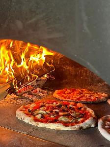 Experienced Pizzamaker