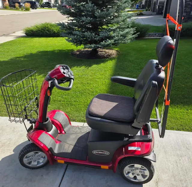 4 Wheel Mobility Scooter (Pride-Pursuit)