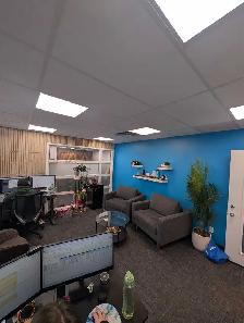 Receptionist & Customer Service - Photo 3