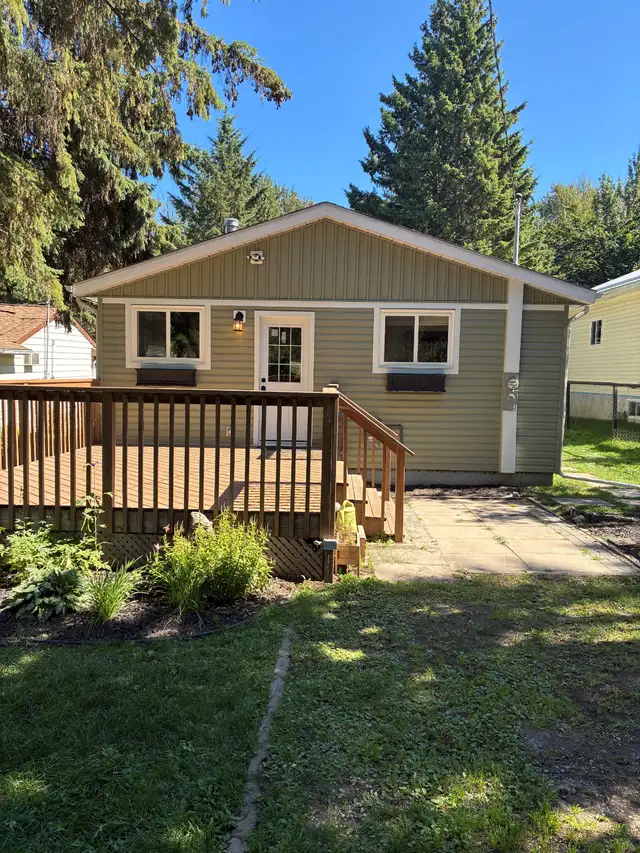 2 BEDROOM   DEN / 2 BATHROOM HOME FOR RENT – SPRING LAKE AREA