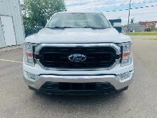 2021 Ford F-150 XLT 4WD (CLEAN TRUCK) - Photo 2