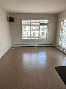 Executive top floor 2 bedroom 1 bathroom Skyview condo NE - Photo 7