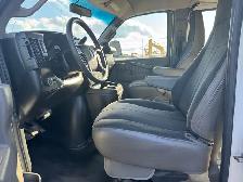 2018 GMC Savana 2500 135, 6.0L V8, Cruise Control, Power Windows - Photo 8