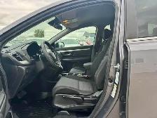 2017 Honda CR-V LX - Photo 9
