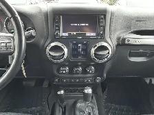 2016 Jeep Wrangler UNLIMITED SAHARA 4X4 - AUTOMATIC/NAVIGATION/H - Photo 30