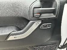 2016 Jeep Wrangler UNLIMITED SAHARA 4X4 - AUTOMATIC/NAVIGATION/H - Photo 32