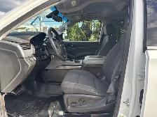 2018 Chevrolet Suburban 4x4 Automatic - Photo 13