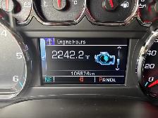2018 Chevrolet Suburban 4x4 Automatic - Photo 17