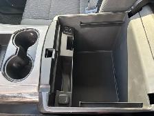 2018 Chevrolet Suburban 4x4 Automatic - Photo 29