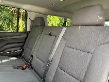 2018 Chevrolet Suburban 4x4 Automatic - Photo 34