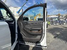 2018 Chevrolet Suburban 4x4 Automatic - Photo 39