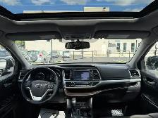 2016 Toyota Highlander AWD 4dr XLE - Photo 8