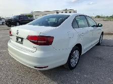 2016 Volkswagen Jetta - Photo 5