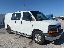 2017 GMC Savana - Photo 3