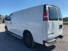 2017 GMC Savana - Photo 7